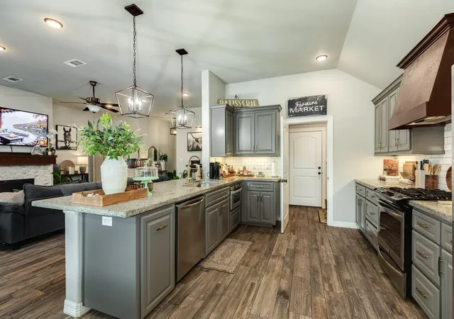 Photo 3 of Single family home for sale at 60 Dove Tree Ct, Lake Jackson, TX 77566 | MLS# 60275864 | Listing updated on 2026-09-18