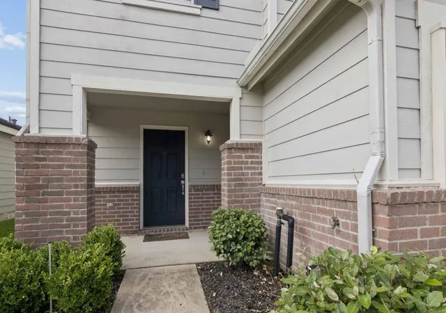 3rd image of 2702 Skyview Knoll Ct, Houston, TX 77047 | MLS# 42764247