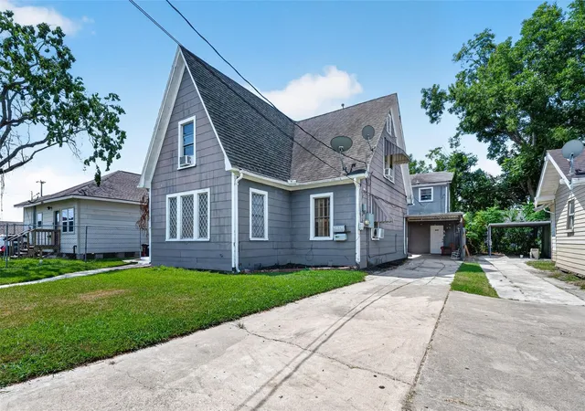 40th image of 415 W Pearce St, Baytown, TX 77520 | MLS# 30525097