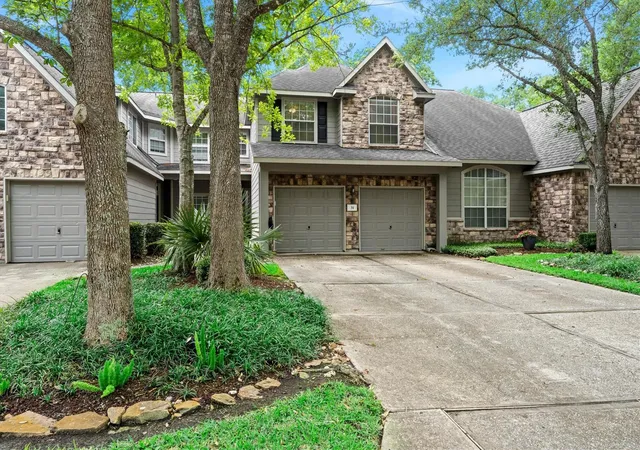 3rd image of 31 Endor Forest Pl, Spring, TX 77382 | MLS# 16589130