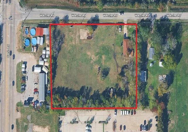 Photo 2 of Land for sale at 923 W Archer Rd, Baytown, TX 77521 | MLS# 45487617 | Listing updated on 2026-04-23