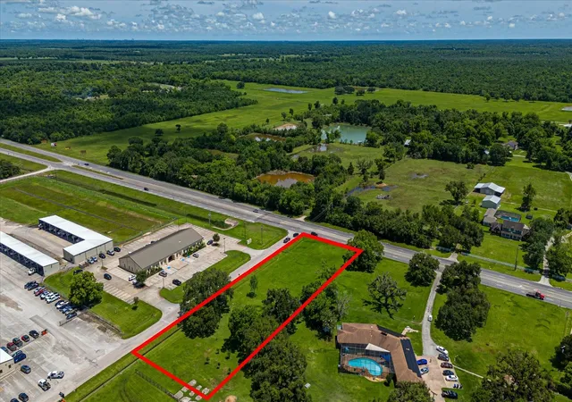 3rd image of 1150 E Brazos Lt 2 Ave, West Columbia, TX 77486 | MLS# 2686375