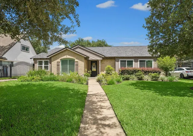 Photo 1 of Single family home for sale at 3014 Kevin Ln, Houston, TX 77043 | MLS# 90043297 | Listing updated on 2026-09-19