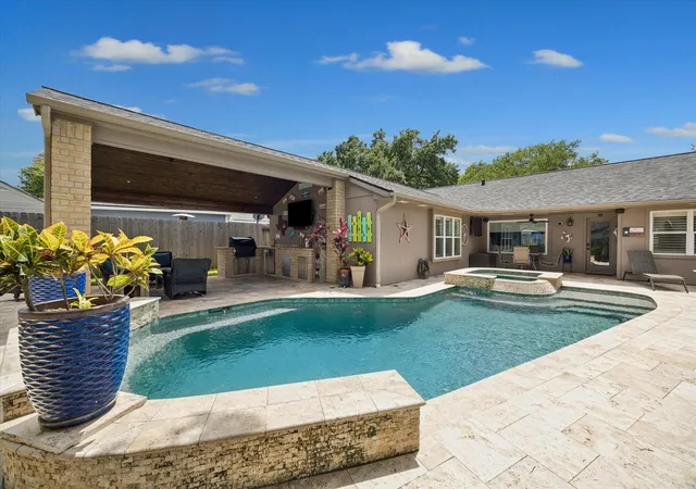 Photo 4 of Single family home for sale at 3014 Kevin Ln, Houston, TX 77043 | MLS# 90043297 | Listing updated on 2026-09-19