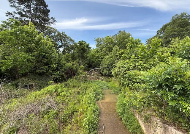 2nd image of 13/14 11 Hereford Trl, Huntsville, TX 77340 | MLS# 15933941