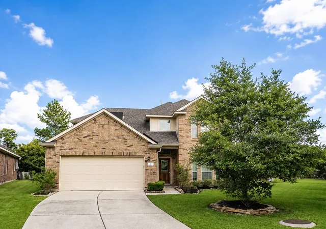 Photo 2 of Single family home for sale at 6 Bay Mills Pl, Spring, TX 77389 | MLS# 54948653 | Listing updated on 2026-08-31