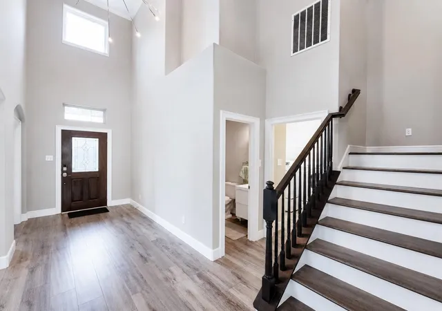 Photo 4 of Single family home for sale at 6 Bay Mills Pl, Spring, TX 77389 | MLS# 54948653 | Listing updated on 2026-08-31