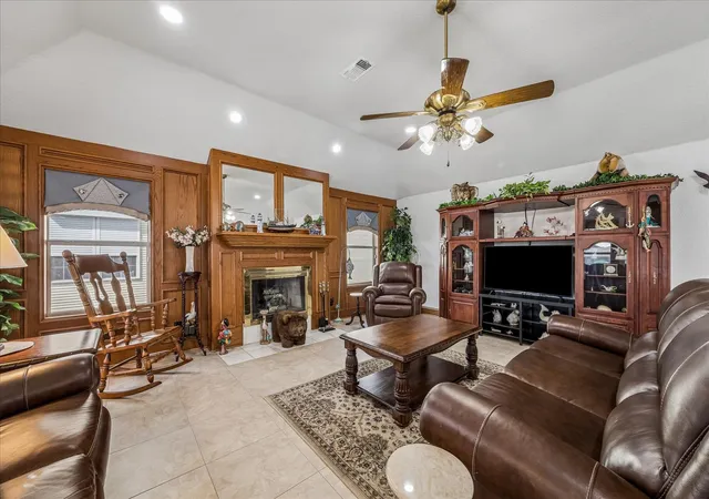 4th image of 209 Bora Bora Dr, Galveston, TX 77554 | MLS# 23152895