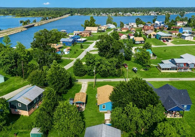 4th image of 124 4Th Ave, Onalaska, TX 77360 | MLS# 58313197