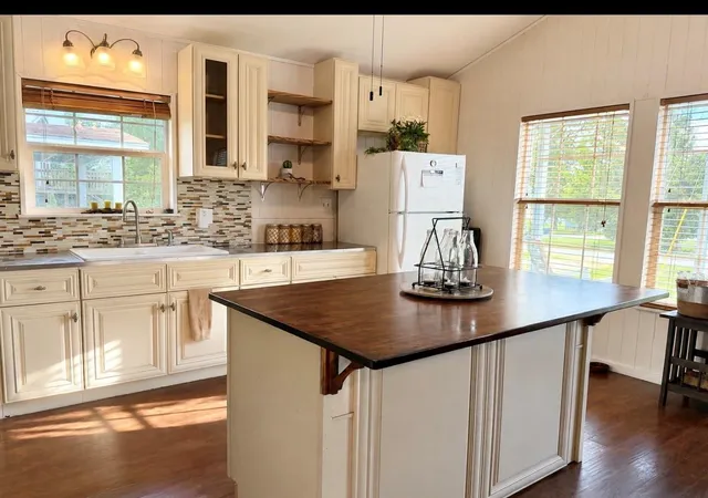5th image of 124 4Th Ave, Onalaska, TX 77360 | MLS# 58313197