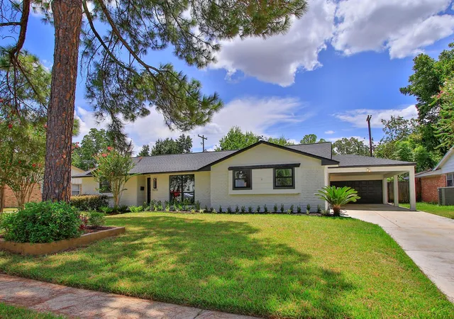 2nd image of 10711 Ella Lee Ln, Houston, TX 77042 | MLS# 45178701