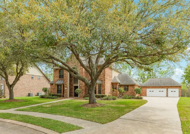 2nd image of 95 Rosewood St, Lake Jackson, TX 77566 | MLS# 7991519