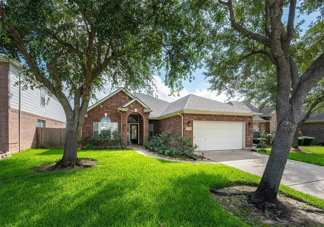 Homes for sale in Sugar Land, TX | 13922 Abbey Ln, Sugar Land, TX 77498 | MLS# 74079513