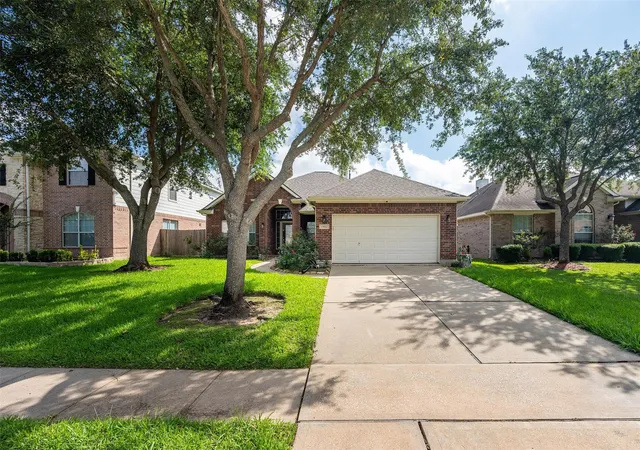 Homes for sale in Sugar Land, TX | 13922 Abbey Ln, Sugar Land, TX 77498 | MLS# 74079513