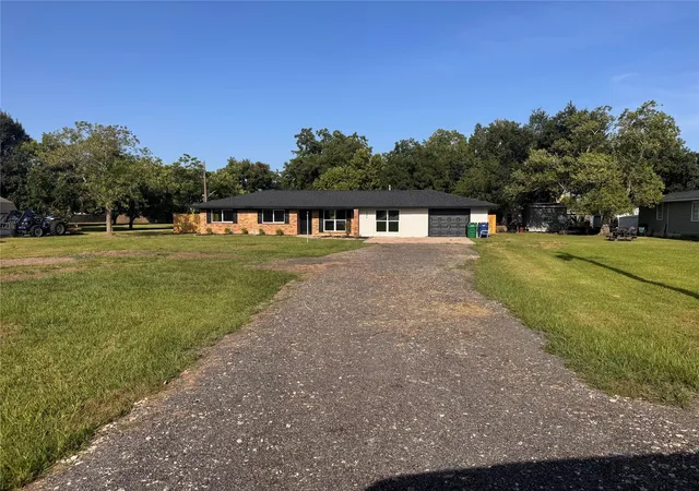 Photo 1 of Single family home for sale at 909 S Downing Rd, Angleton, TX 77515 | MLS# 2901926 | Listing updated on 2026-09-09