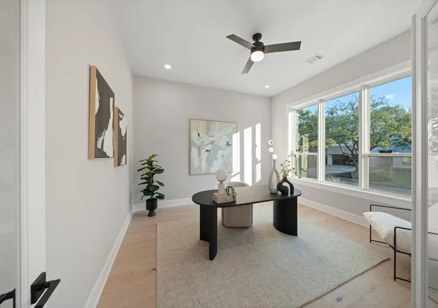 2nd image of 2046 Macarthur St, Houston, TX 77030 | MLS# 69946098