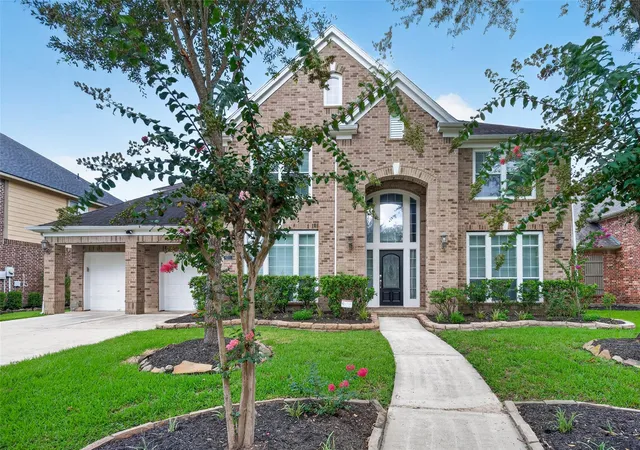 Photo 2 of Single family home for sale at 9211 Cold Holw Ln, Missouri City, TX 77459 | MLS# 42467453 | Listing updated on 2026-08-20