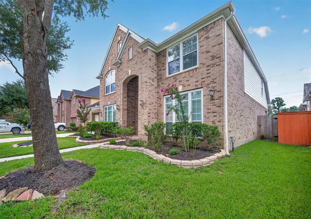 Photo 3 of Single family home for sale at 9211 Cold Holw Ln, Missouri City, TX 77459 | MLS# 42467453 | Listing updated on 2026-08-20