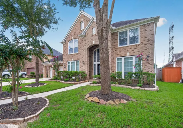 Photo 3 of Single family home for sale at 9211 Cold Holw Ln, Missouri City, TX 77459 | MLS# 42467453 | Listing updated on 2026-08-20
