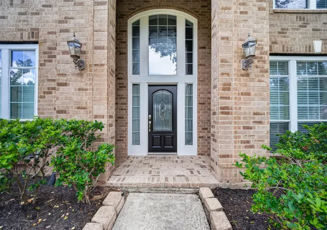 Photo 4 of Single family home for sale at 9211 Cold Holw Ln, Missouri City, TX 77459 | MLS# 42467453 | Listing updated on 2026-08-20