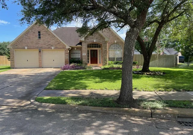 Photo 3 of Single family home for sale at 1131 Woodley Bnd, Sugar Land, TX 77479 | MLS# 92257033 | Listing updated on 2026-09-24