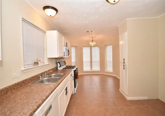 Photo 3 of Single family home for sale at 2007 Powder Mist Ln, Katy, TX 77449 | MLS# 51781512 | Listing updated on 2026-09-17