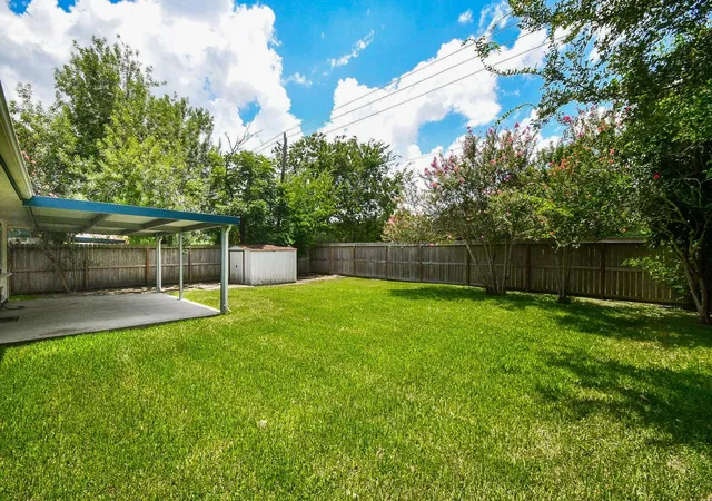Homes for sale in Sugar Land, TX | 1215 Pinecroft Dr, Sugar Land, TX 77498 | MLS# 48896601