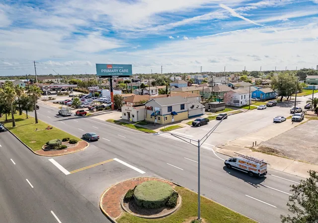 Photo 3 of Single family home for sale at 5427 Broadway St #A, Galveston, TX 77551 | MLS# 22541302 | Listing updated on 2026-06-23