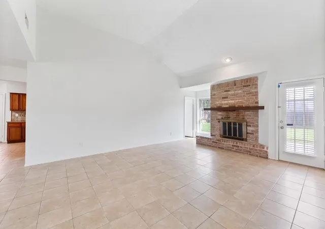 Photo 3 of Single family home for sale at 1435 Lazy Spring Dr, Missouri City, TX 77489 | MLS# 6169266 | Listing updated on 2026-09-09