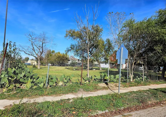 Photo 2 of Land for sale at 0 Dahlia Ave, Houston, TX 77012 | MLS# 56873578 | Listing updated on 2026-07-04