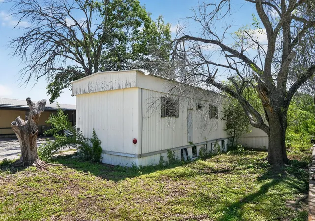 Photo 3 of Single family home for sale at 117 Broken Arrow St, Brackettville, TX 78832 | MLS# 6581578 | Listing updated on 2026-09-15