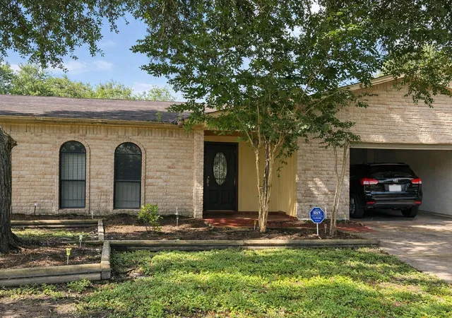 Homes for sale in Houston, TX | 6111 Irish Hill Dr, Houston, TX 77053 | MLS# 61436772