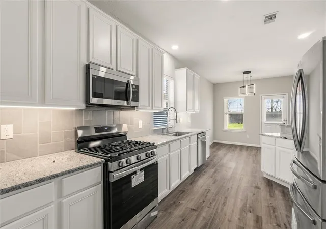 4th image of 8530 E Highlands Xing, Highlands, TX 77562 | MLS# 42697511