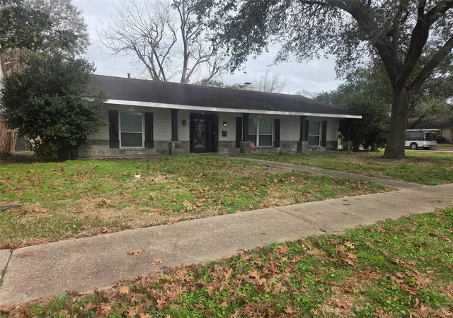 2nd image of 6002 Beaudry Dr, Houston, TX 77035 | MLS# 10352208