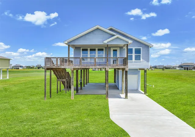 Photo 2 of Single family home for sale at 4015 Mitote Dr, Galveston, TX 77554 | MLS# 4723784 | Listing updated on 2026-09-18