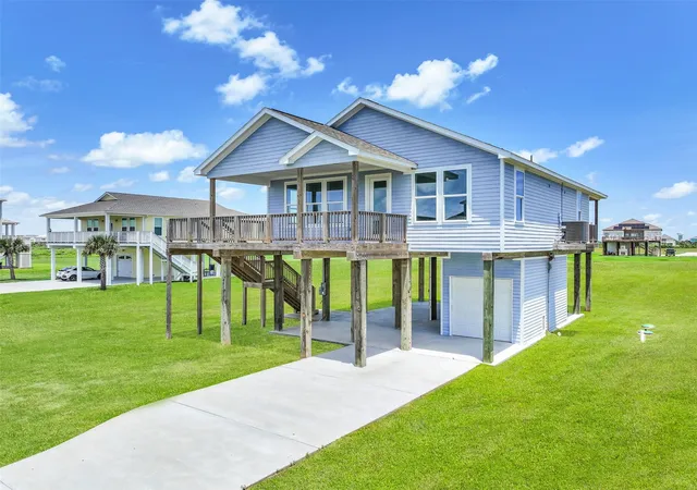 Photo 3 of Single family home for sale at 4015 Mitote Dr, Galveston, TX 77554 | MLS# 4723784 | Listing updated on 2026-09-18