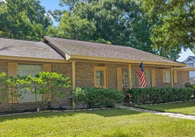 1st image of 12615 Old River Dr, Baytown, TX 77523 | MLS# 4134321