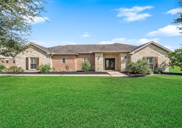 Photo 1 of Single family home for sale at 135 Wellspring Blvd, Victoria, TX 77904 | MLS# 70478030 | Listing updated on 2026-09-05