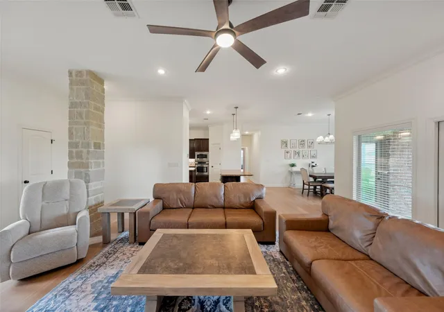 Photo 4 of Single family home for sale at 135 Wellspring Blvd, Victoria, TX 77904 | MLS# 70478030 | Listing updated on 2026-09-05
