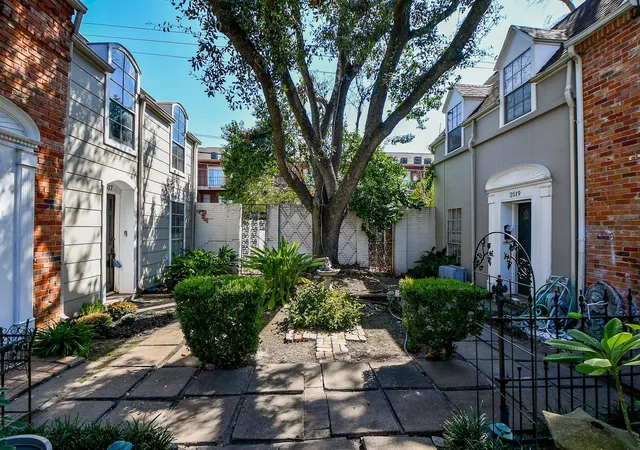 5th image of 2517 Marilee Ln, Houston, TX 77057 | MLS# 86467576