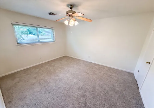 Photo 3 of Sale Pending at 342 Queenstown Rd, Houston, TX 77015 | MLS# 61484266 | Listing updated on 2026-09-02