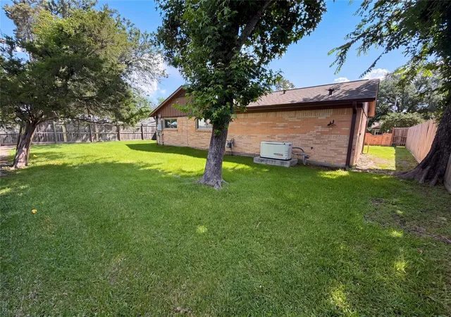 Photo 4 of Sale Pending at 342 Queenstown Rd, Houston, TX 77015 | MLS# 61484266 | Listing updated on 2026-09-02