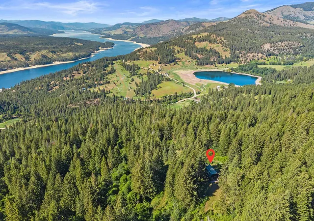 Homes for sale in Hunters, WA | 41xx Bissel Rd, Hunters, WA 99137 | MLS# 202317818