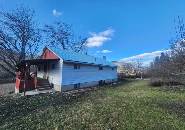 Photo 2 of Single family home for sale at 54 Bridge Creek Rd, Keller, WA 99140 | MLS# 202412468 | Listing updated on 2026-10-08