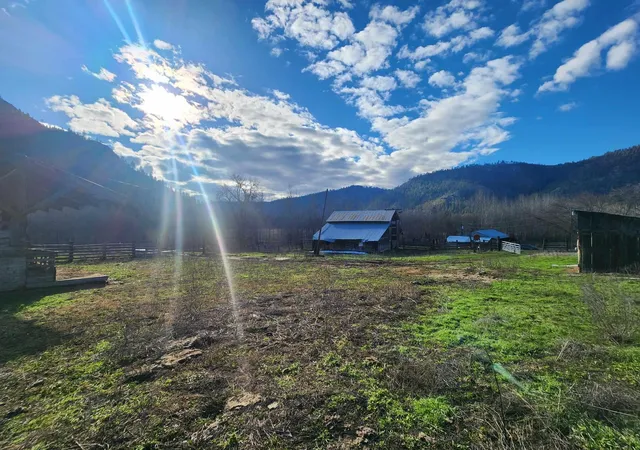 Photo 4 of Single family home for sale at 54 Bridge Creek Rd, Keller, WA 99140 | MLS# 202412468 | Listing updated on 2026-10-08