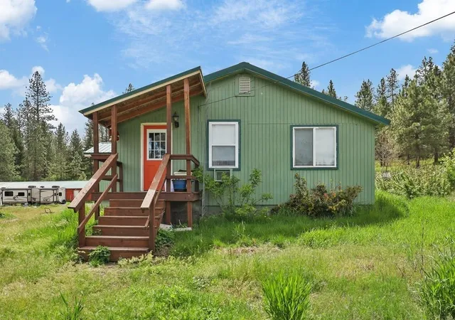 Photo 2 of Single family home for sale at 9215 S Cheney Spokane Rd, Spokane, WA 99224 | MLS# 202517735 | Listing updated on 2026-07-20