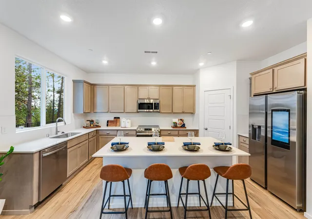 2nd image of 6947 S Boulder Ridge Dr, Spokane, WA 99224 | MLS# 202520289