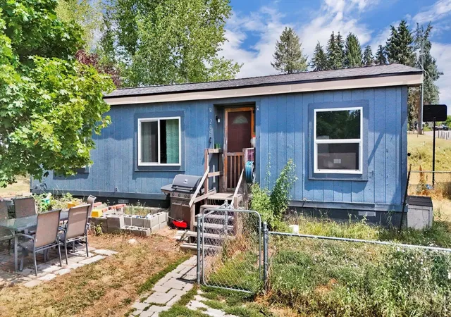 Homes for sale in Fairfield, WA | 209 E Ticknor St St, Fairfield, WA 99012 | MLS# 202521317