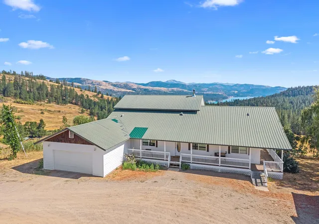 Homes for sale in Inchelium, WA | 26 Stray Dog Canyon Rd, Inchelium, WA 99138 | MLS# 202522758