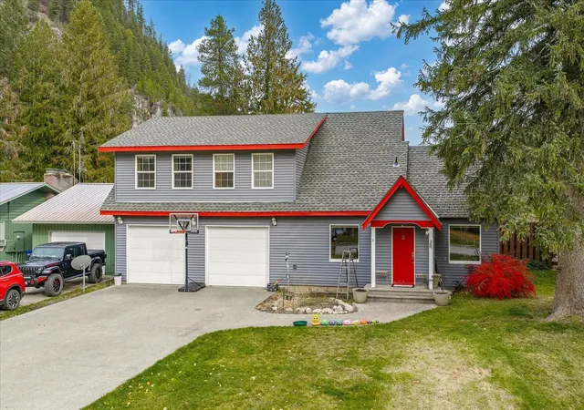 Photo 3 of Single family home for sale at 105 Lehigh Ave, Metaline Falls, WA 99153 | MLS# 202526222 | Listing updated on 2026-09-24